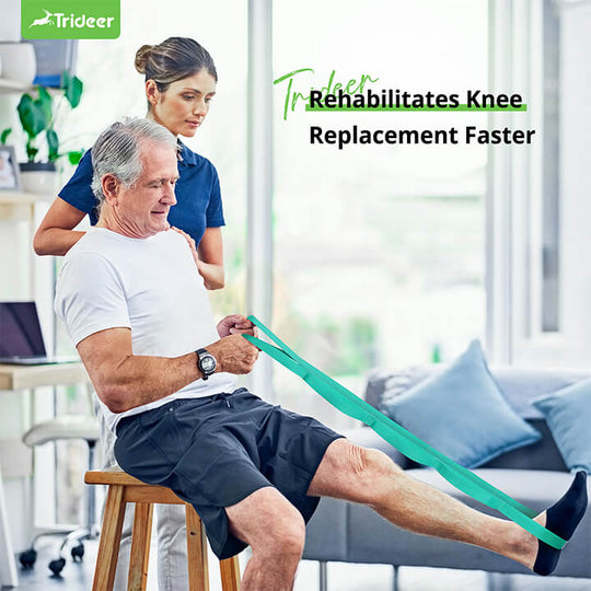 Physical therapy knee recovery exercise with Trideer stretching band